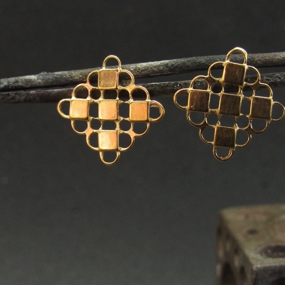 14k solid yellow gold earrings.